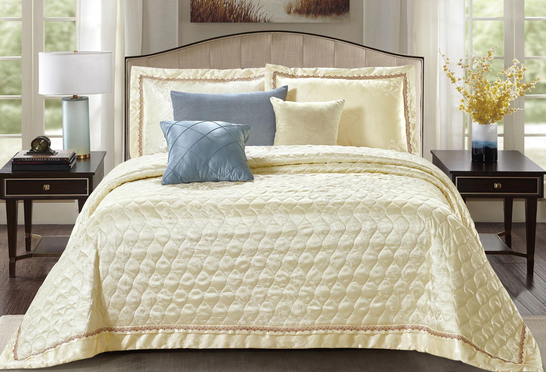 Is a Candlewick Bedspread a Good Choice for a Dorm Room? 